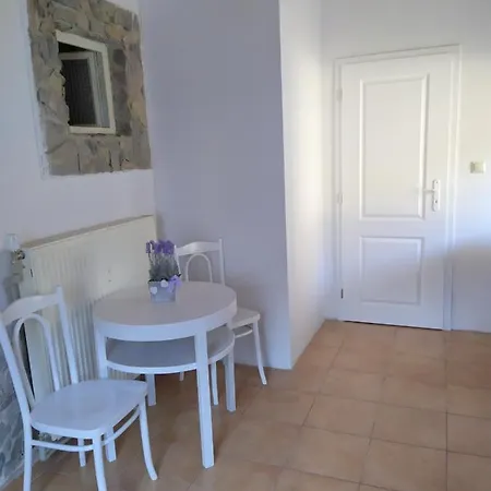 Pod Cervenym Kamenom Male Karpaty Pila (Pezinok)