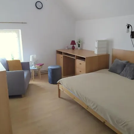 Holiday home Pod Cervenym Kamenom Male Karpaty *