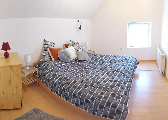 Pod Cervenym Kamenom Male Karpaty *