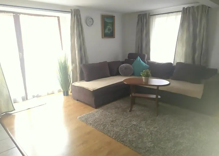 Pod Cervenym Kamenom Male Karpaty Pila (Pezinok)